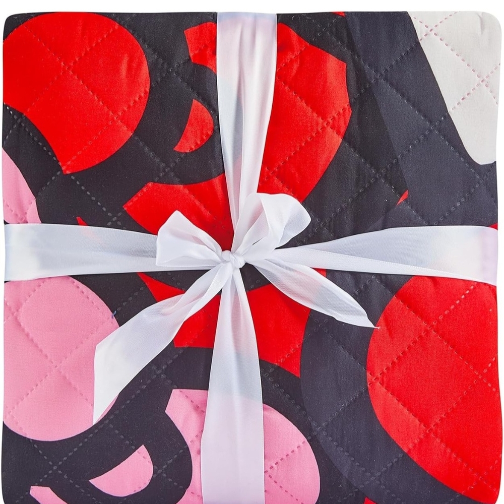 Hello Kitty Bedspread - Picture 3 of 7